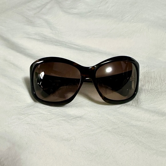 Vera Wang Sunglasses - Picture 1 of 5
